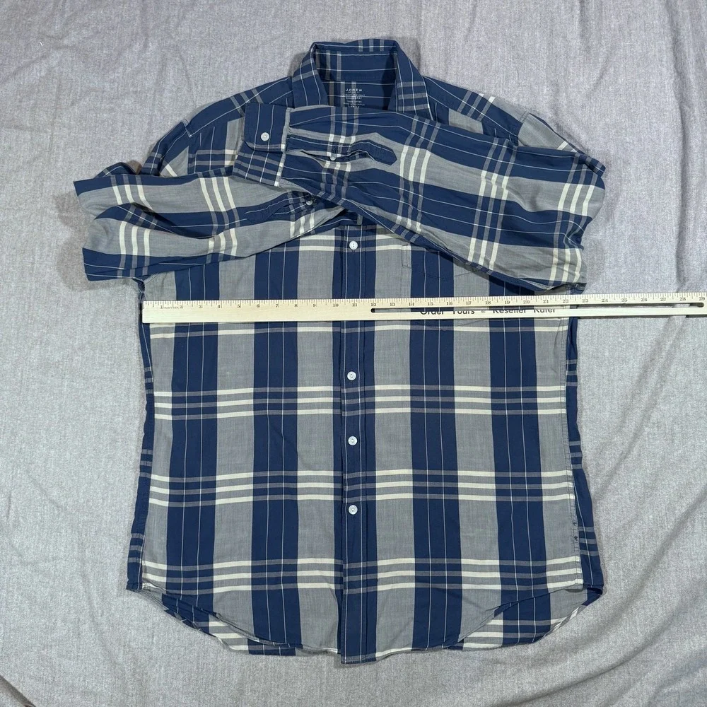J Crew‎ Shirt Mens Large Blue Gray Plaid Lightweight Chambray Button Up Casual